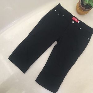 Up rise black Capri pants